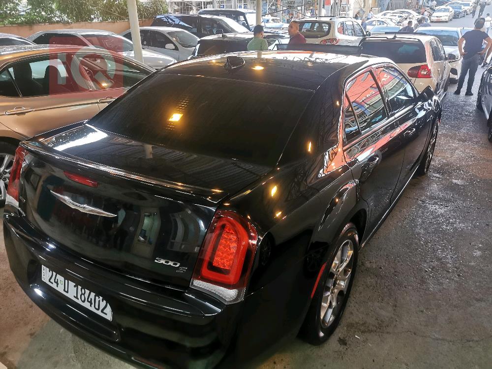 کرایسلەر 300